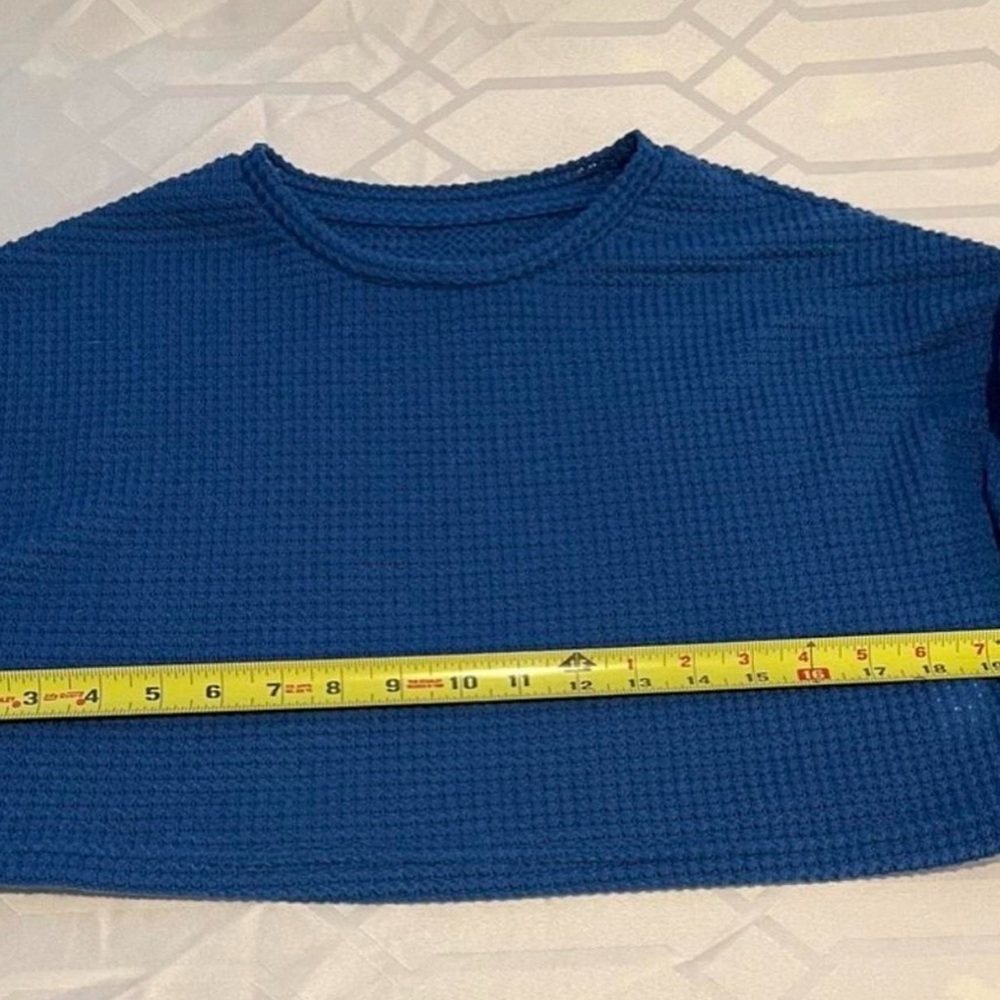 🏁Medium Textured cropped Top cobalt blue short sleeve crew neck - Picture 5 of 6